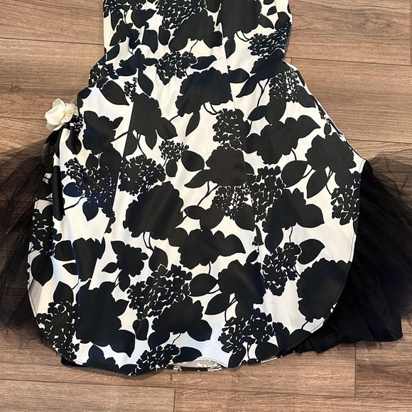 Scott McClintock Vintage Y2K Black and White Floral Evening Gown Size 6 - Picture 5 of 9